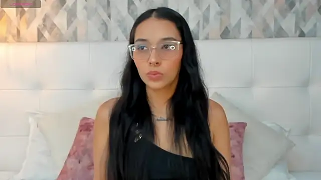 Roseaurora online show from 07-14-26, 10:54