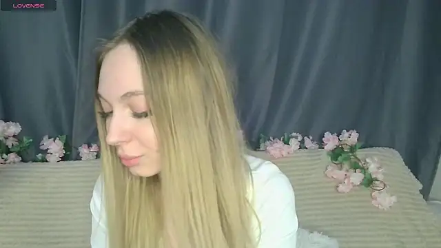 Snapshot of BabbbyFoxxx chatting on 11-12-25, 04:02 BabbbyFoxxx online show from 11-12-25, 04:02