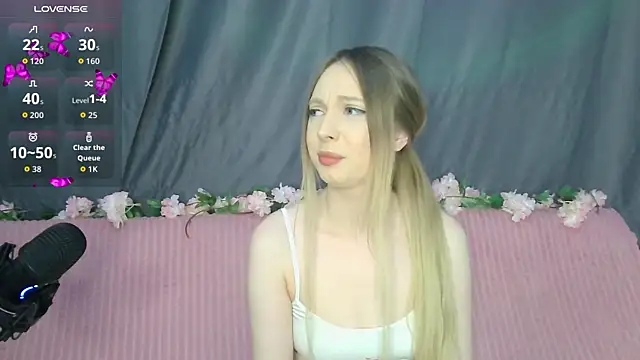 Snapshot of BabbbyFoxxx chatting on 12-17-25, 04:07 BabbbyFoxxx online show from 12-17-25, 04:07