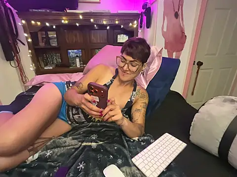 Snapshot of kinkycanner chatting on 03-26-26, 06:08 kinkycanner online show from 03-26-26, 06:08