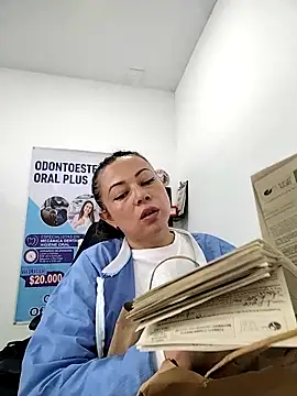 Madisson-04  online show from 11-08-25, 07:34