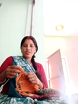 Snapshot of Sharma_pooja chatting on 09-15-25, 04:34 Sharma pooja online show from 09-15-25, 04:34