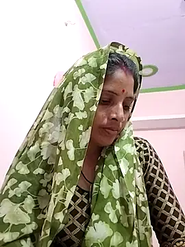 Snapshot of Sharma_pooja chatting on 09-21-25, 03:35 Sharma pooja online show from 09-21-25, 03:35