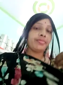 Snapshot of Sharma_pooja chatting on 09-28-25, 06:52 Sharma pooja online show from 09-28-25, 06:52