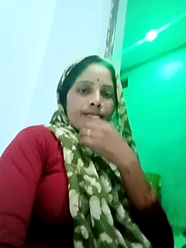 Snapshot of Sharma_pooja chatting on 10-04-25, 03:54 Sharma pooja online show from 10-04-25, 03:54