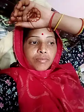 Snapshot of Sharma_pooja chatting on 10-12-25, 03:00 Sharma pooja online show from 10-12-25, 03:00