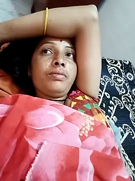 Snapshot of Sharma_pooja chatting on 10-17-25, 11:51 Sharma pooja online show from 10-17-25, 11:51