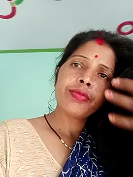 Snapshot of Sharma_pooja chatting on 10-19-25, 10:38 Sharma pooja online show from 10-19-25, 10:38