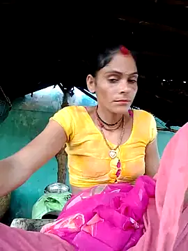 Snapshot of H_seema chatting on 09-10-25, 11:10 H seema online show from 09-10-25, 11:10