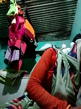 Snapshot of H_seema chatting on 10-12-25, 01:10 H seema online show from 10-12-25, 01:10