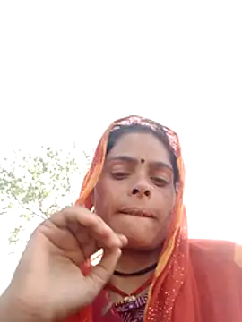 Snapshot of H_seema chatting on 04-10-26, 10:42 H seema online show from 04-10-26, 10:42