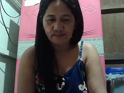 Snapshot of hotmama_063 chatting on 09-27-25, 08:47 hotmama 063 online show from 09-27-25, 08:47