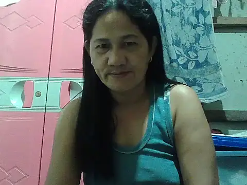 Snapshot of hotmama_063 chatting on 10-02-25, 09:33 hotmama 063 online show from 10-02-25, 09:33