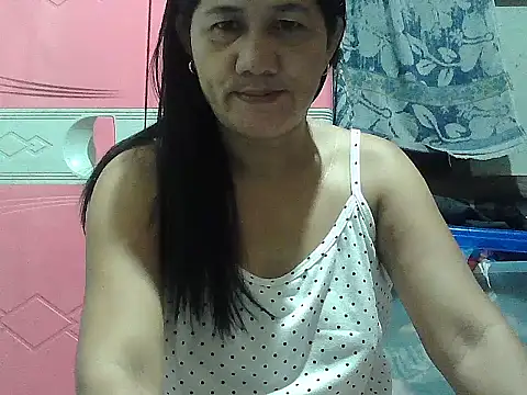 Snapshot of hotmama_063 chatting on 10-04-25, 08:07 hotmama 063 online show from 10-04-25, 08:07