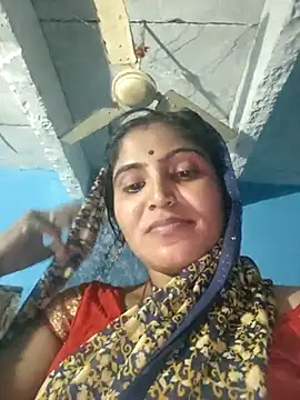 Snapshot of LUCKY_cut chatting on 10-17-25, 08:00 LUCKY cut online show from 10-17-25, 08:00