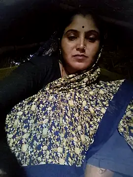 Snapshot of LUCKY_cut chatting on 10-19-25, 12:39 LUCKY cut online show from 10-19-25, 12:39