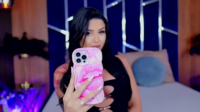 KylieKroftt online show from 12-19-25, 09:44