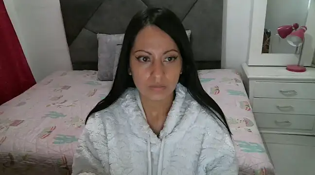Snapshot of Taylormegan chatting on 02-18-25, 08:14 Taylormegan online show from 02-18-25, 08:14
