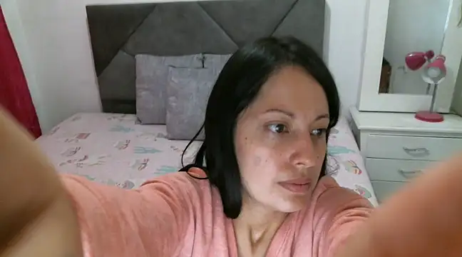 Snapshot of Taylormegan chatting on 03-10-25, 01:54 Taylormegan online show from 03-10-25, 01:54