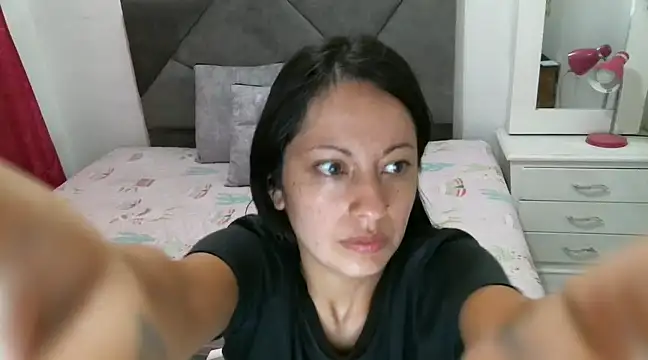 Snapshot of Taylormegan chatting on 03-15-25, 02:12 Taylormegan online show from 03-15-25, 02:12