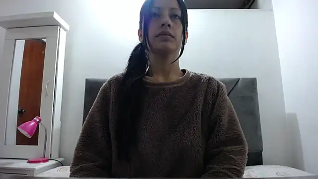 Snapshot of Taylormegan chatting on 09-17-25, 03:35 Taylormegan online show from 09-17-25, 03:35