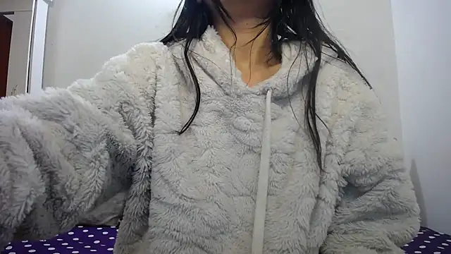 Snapshot of Taylormegan chatting on 10-18-25, 09:04 Taylormegan online show from 10-18-25, 09:04