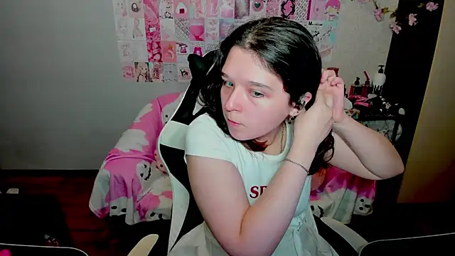 Acid Kate online show from 11-21-25, 12:21