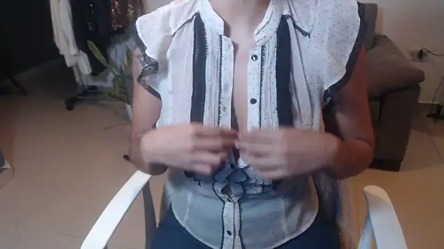 Snapshot of Katalina_sexyyy chatting on 02-19-26, 08:49 Katalina sexyyy online show from 02-19-26, 08:49