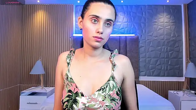 sofiapalacioss online show from 09-30-25, 07:19