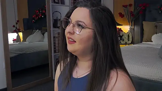 Mia Swano online show from 12-18-25, 11:33