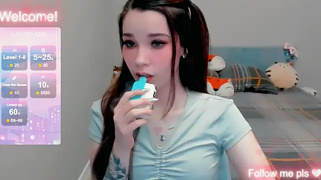 Snapshot of Kitten_Alissa chatting on 12-05-25, 07:43 Kitten Alissa online show from 12-05-25, 07:43