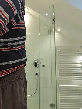 Oldmenhot66 online show from 04-23-26, 04:24