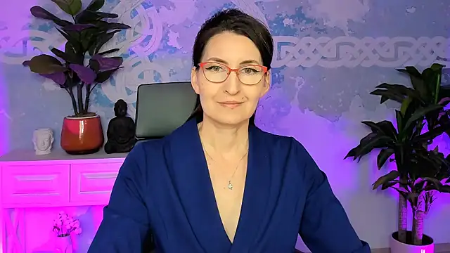 UnaTerra online show from 11-15-25, 05:05