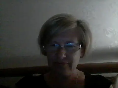 Snapshot of LucyLewisX chatting on 09-12-25, 07:03 LucyLewisX online show from 09-12-25, 07:03