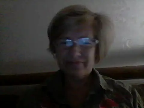 Snapshot of LucyLewisX chatting on 09-19-25, 07:36 LucyLewisX online show from 09-19-25, 07:36