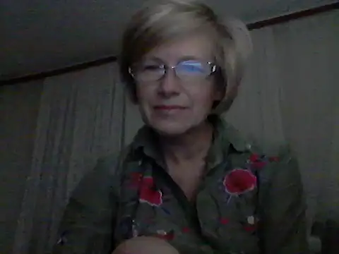 Snapshot of LucyLewisX chatting on 10-14-25, 09:15 LucyLewisX online show from 10-14-25, 09:15