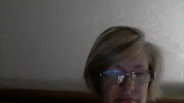 Snapshot of LucyLewisX chatting on 10-29-25, 03:25 LucyLewisX online show from 10-29-25, 03:25