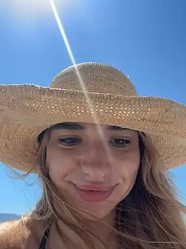ItalianGirl online show from 06-21-26, 12:41