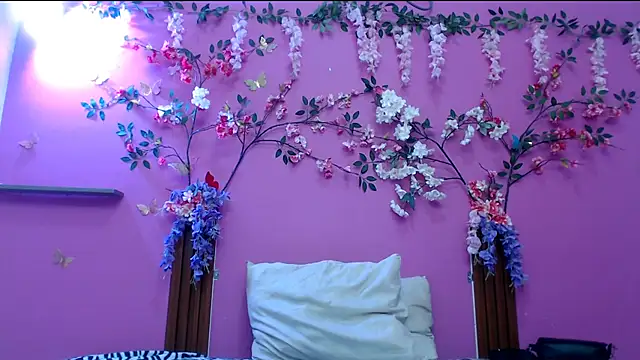 skinnysofia18 online show from 04-20-26, 02:09