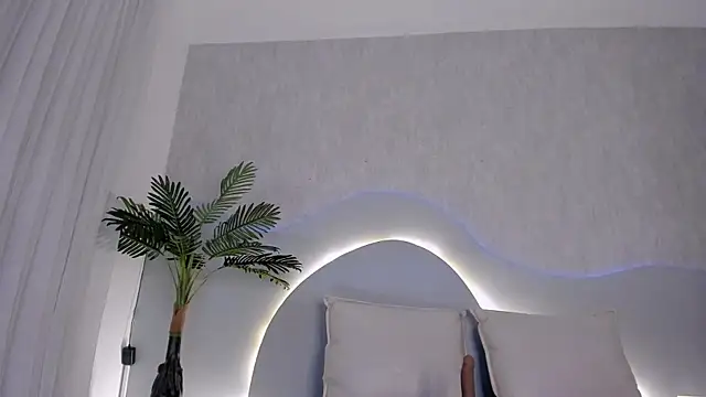 CannelaSmith online show from 04-28-26, 07:41