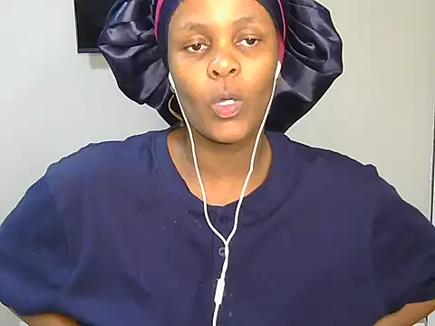 Sultry Booty online show from 10-18-25, 03:57