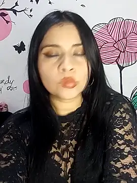 Snapshot of ValerieLove_ chatting on 09-29-25, 07:19 ValerieLove online show from 09-29-25, 07:19