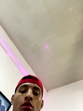 Snapshot of Smith_Fitness chatting on 12-17-25, 11:49 Smith Fitness online show from 12-17-25, 11:49