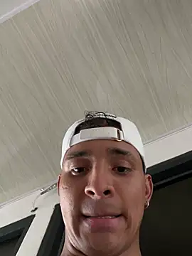 Snapshot of Smith_Fitness chatting on 02-16-26, 09:33 Smith Fitness online show from 02-16-26, 09:33