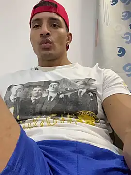 Snapshot of Smith_Fitness chatting on 02-24-26, 06:06 Smith Fitness online show from 02-24-26, 06:06