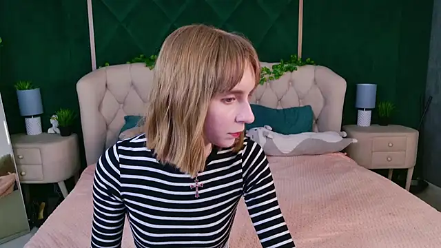 Beverly Gomes online show from 11-17-25, 03:40