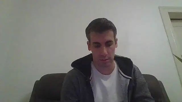 JulioIsHere4you online show from 11-20-25, 08:08