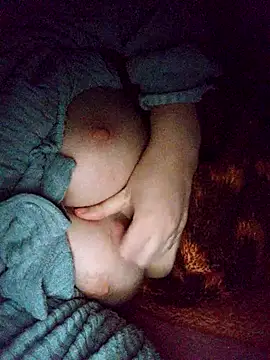 Snapshot of CHahed-5 chatting on 12-02-25, 01:00 CHahed-5 online show from 12-02-25, 01:00