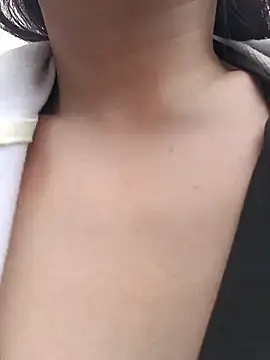 Bella Sumers online show from 04-27-26, 07:12