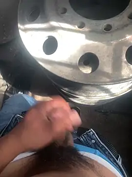 Snapshot of Chico031289 chatting on 03-19-26, 05:17 Chico031289 online show from 03-19-26, 05:17